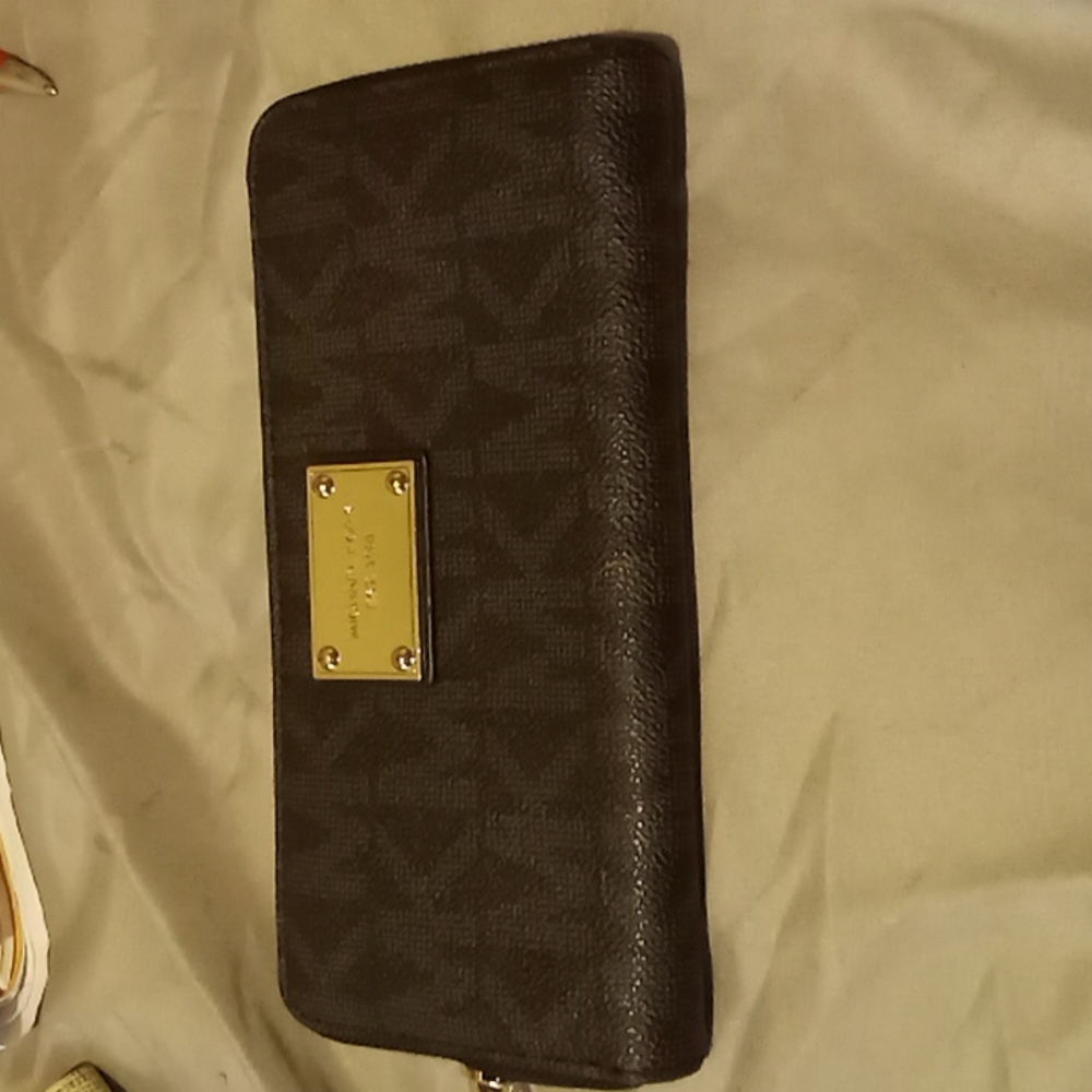 Micheal kors wallet